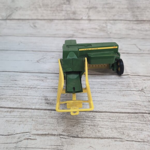 ERTL John Deere 585 1:16 Square Baler - Picture 4 of 6